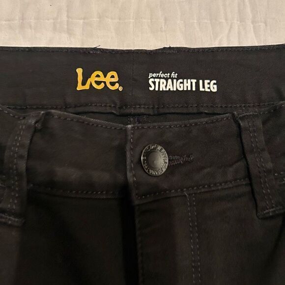 Lee perfect fit straight leg 10 medium black EUC Msrp 39 - Picture 5 of 11